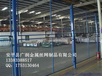 安平廠家專業(yè)供應(yīng)各類護欄與圍欄——以廣潤金屬絲網(wǎng)制品為例